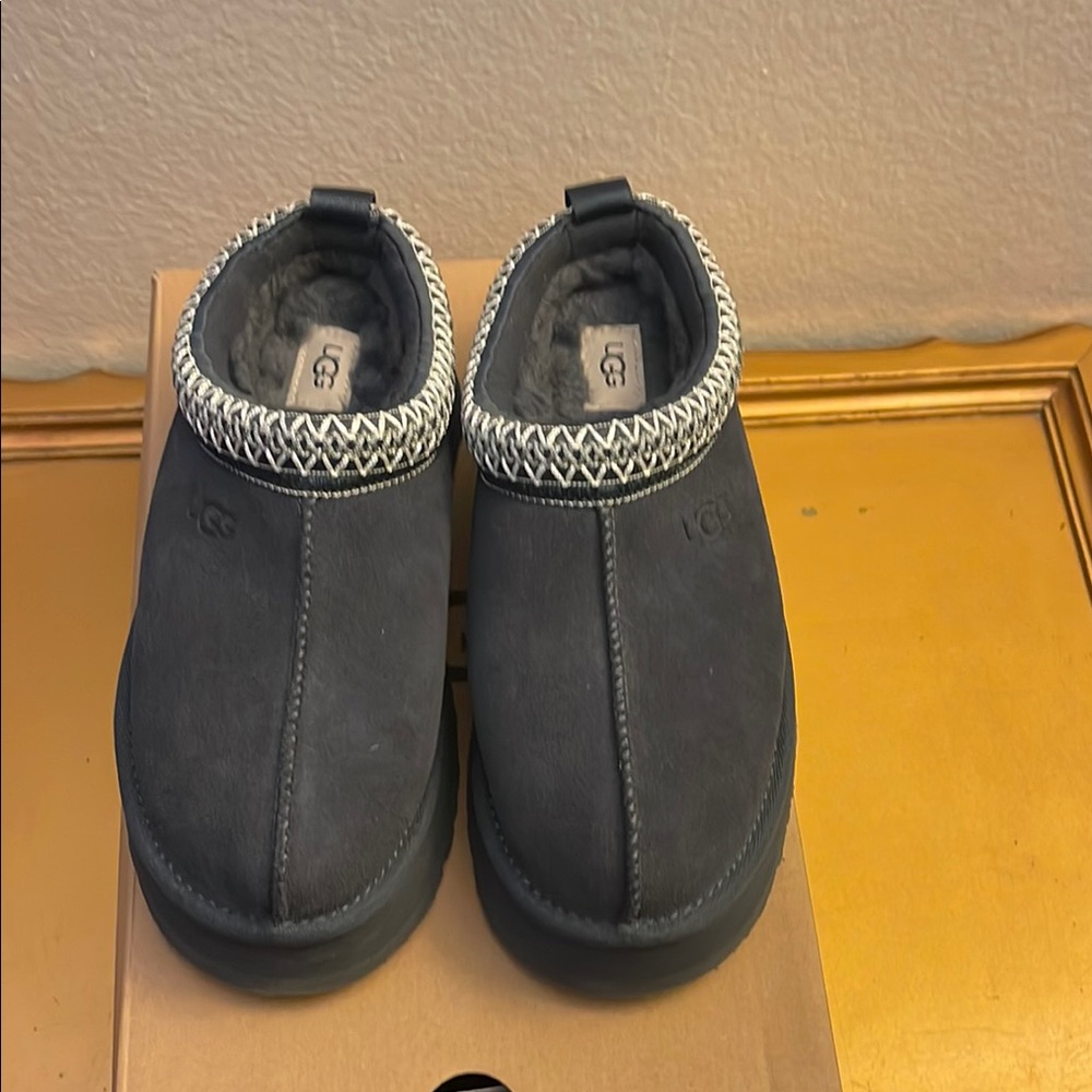 BRAND NEW UGG TAZZ!!!
